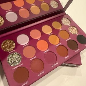 Warm Matte & Shimmer Eyeshadow Palette — Pink and Gold Tones